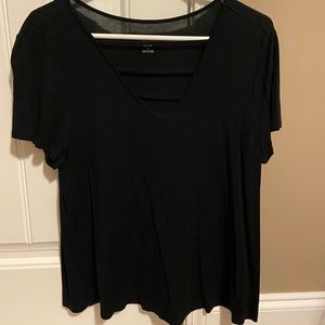 Black t shirt size medium